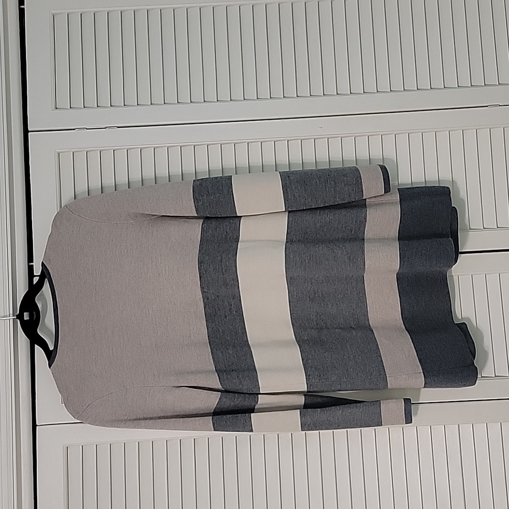 Sweater - Picture 2 of 5